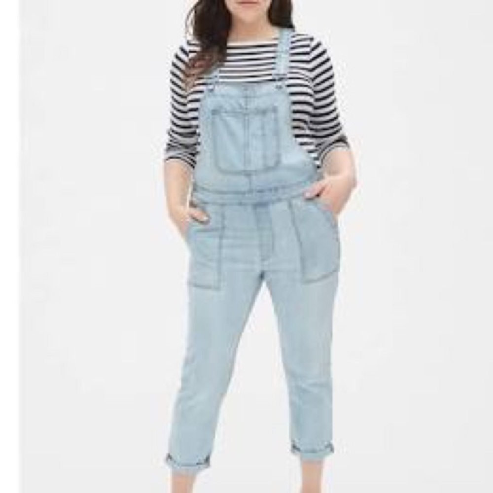 GAP Relaxed Fit Denim Overalls (Size M)